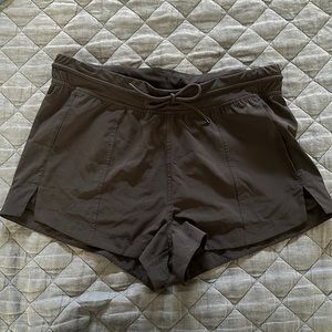 Lululemon black shorts size 6